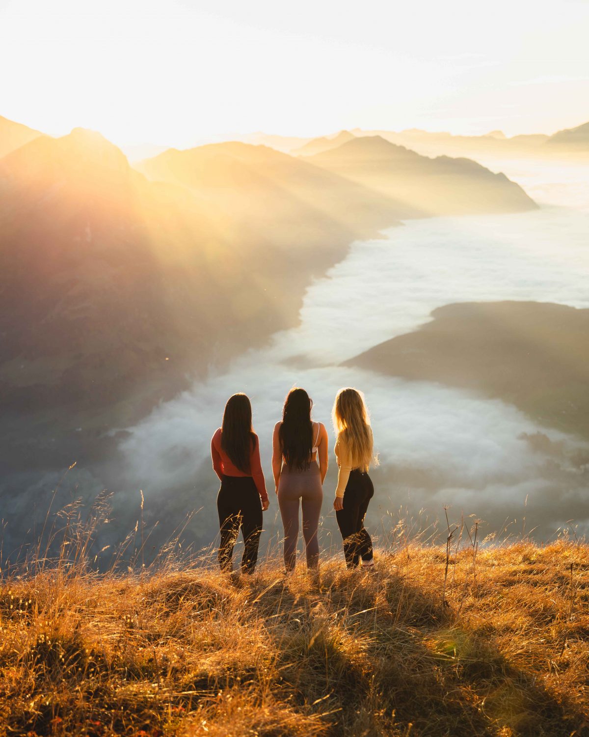 How To Make Outdoorsy Friends: 9 Ways You Can Find Your New Hiking